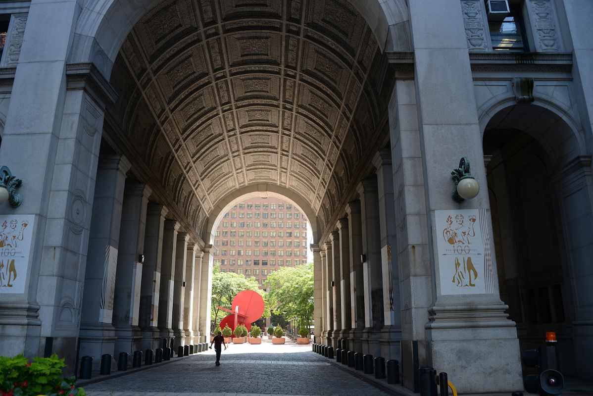 06-6 The Central Arch Of The Manhattan Municipal Building In New York Financial District